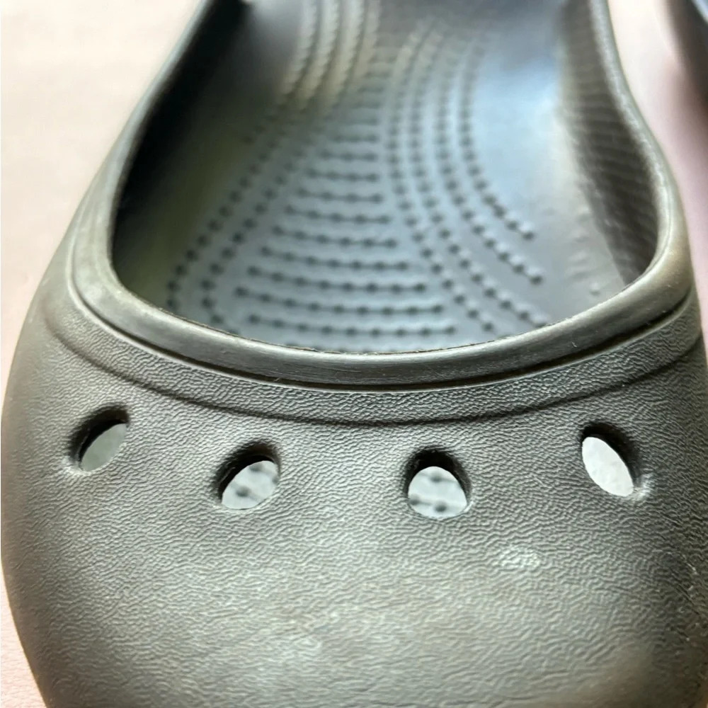 CROCS Slips on Flats Brown size 9 - Picture 3 of 10